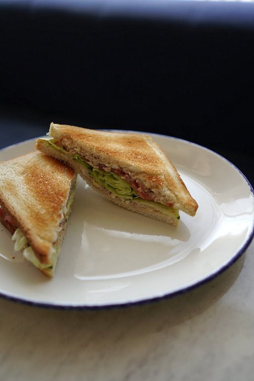 К Тост с тунцом